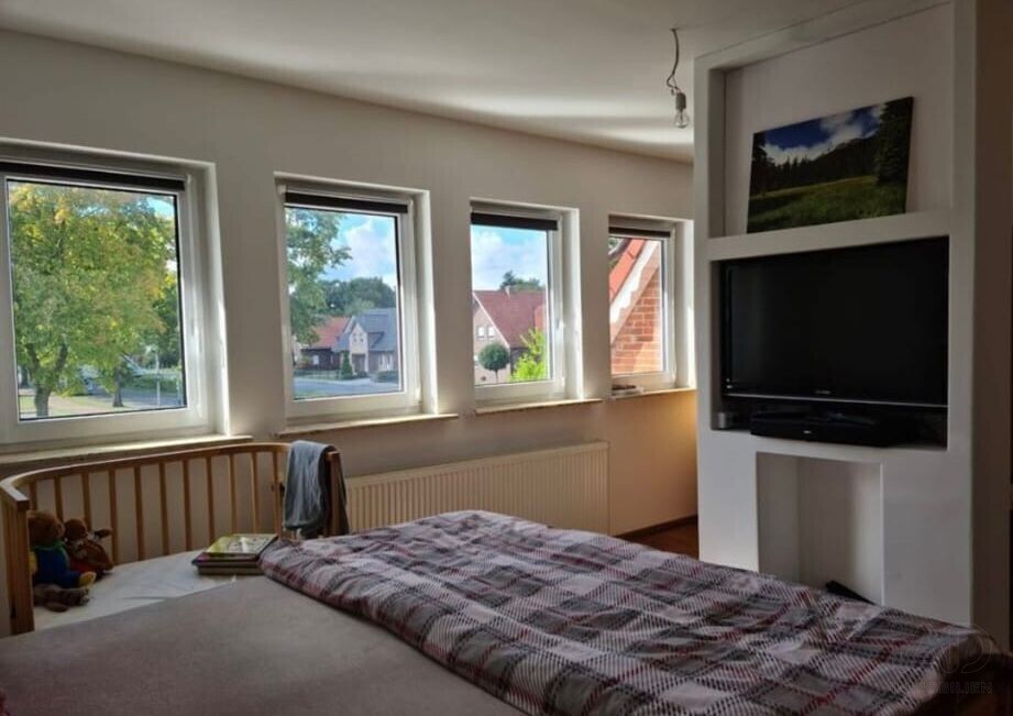 Fenster aus 2018 im Elternschlafzimmer