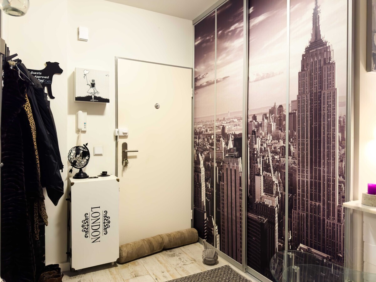 Eingang mit Wandschrank