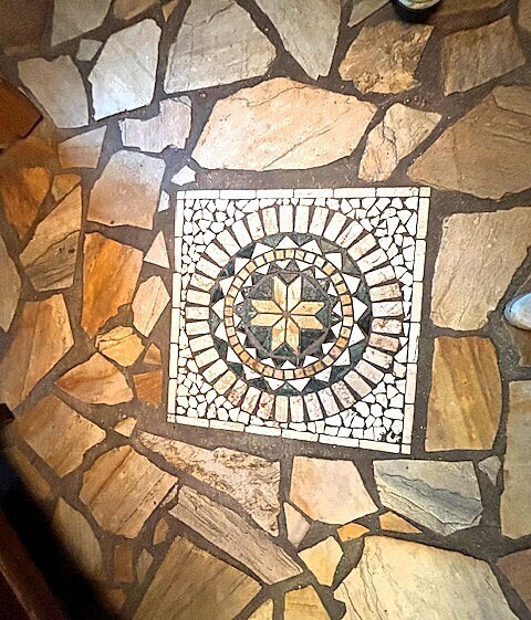 Mosaik im Flur EG