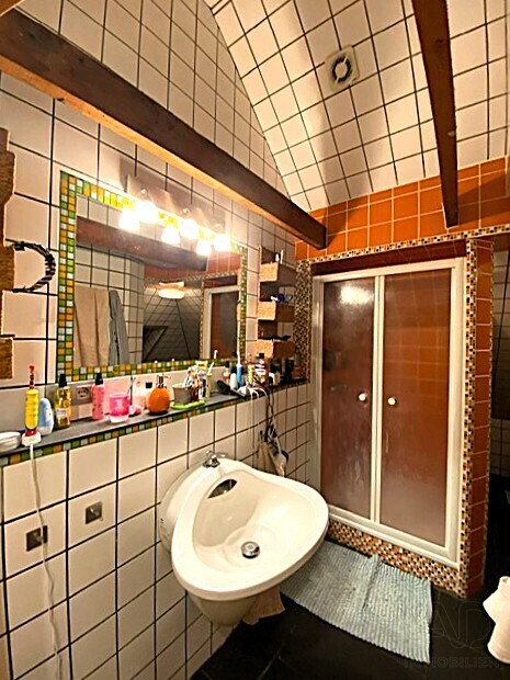Bad mit Dusche DG