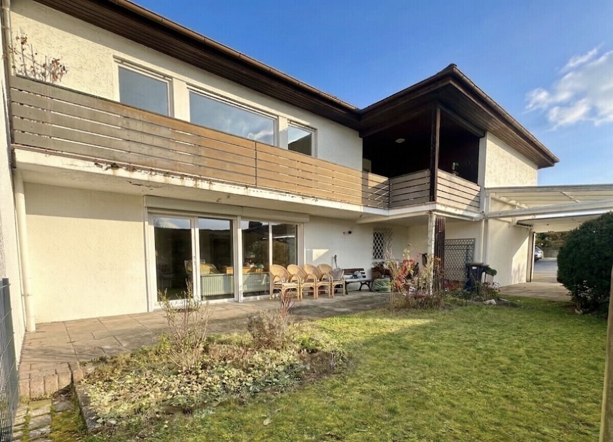 Geschützte Terrasse, viel Privatsphäre