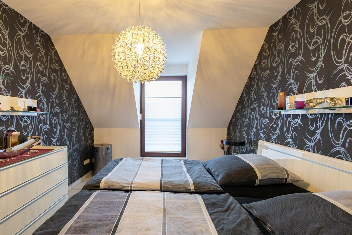 Schlafzimmer 1