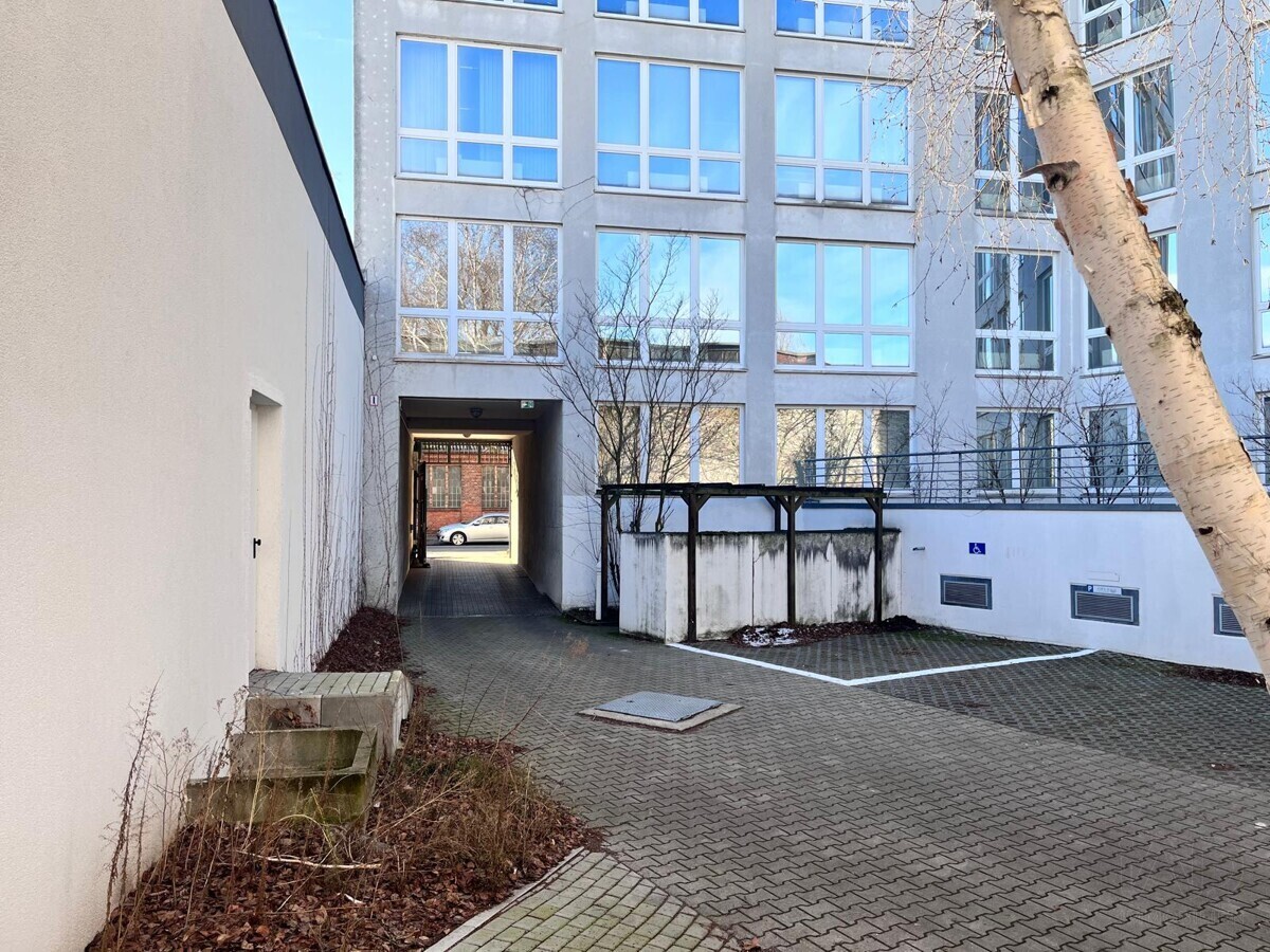 Einfahrt Garage