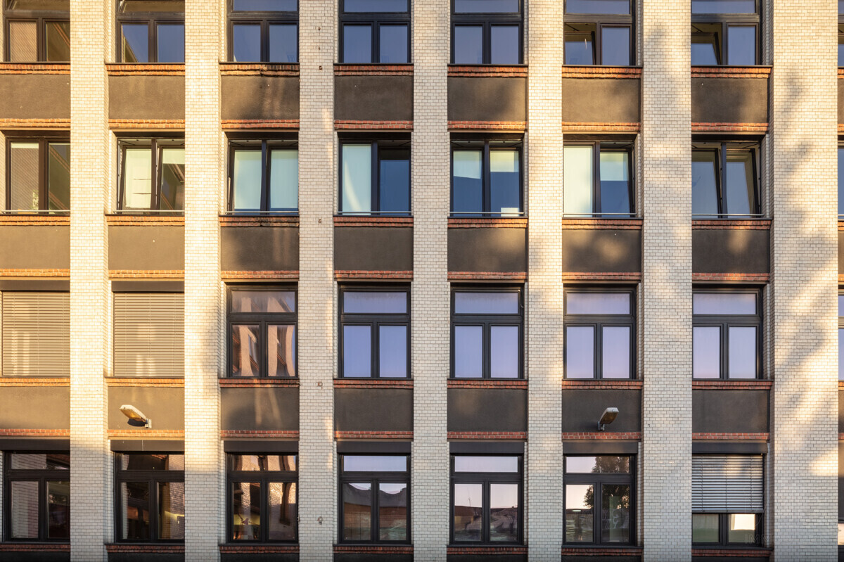 EP03690-0010