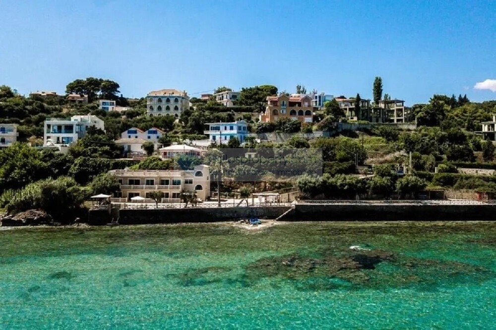 AKROTIRI 17