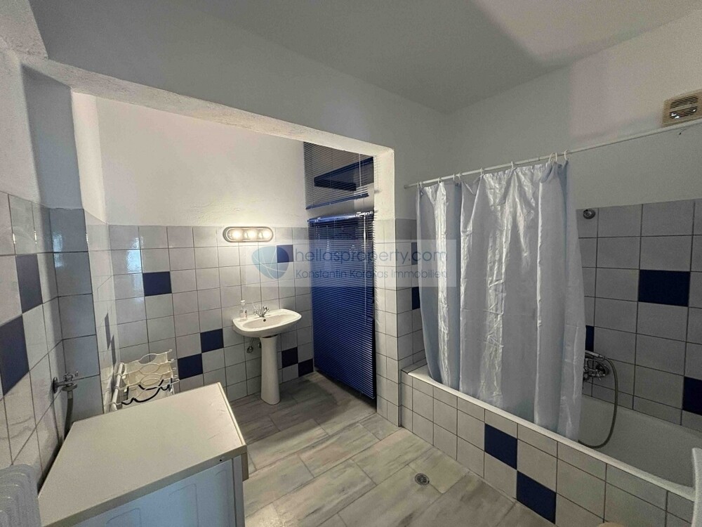 32. BATHROOM GROUND FLOOR