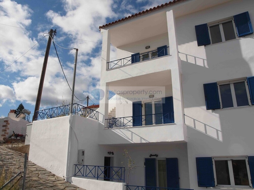 11. EXTERIOR VIEW