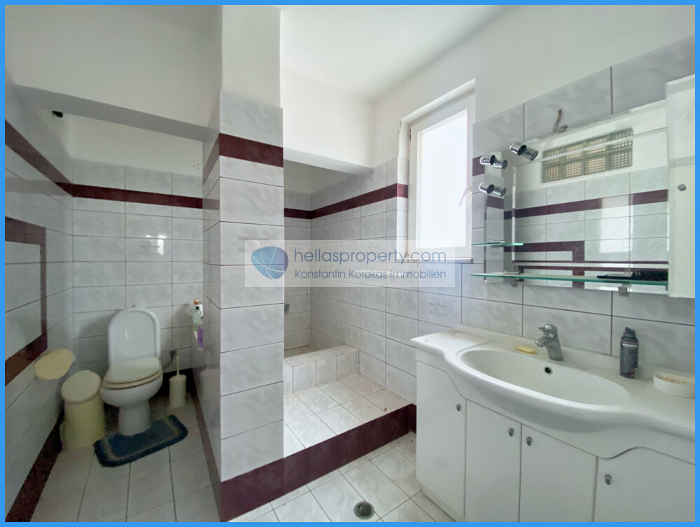 52a0239de4e44f3abf3abb67d51a2f3f-original