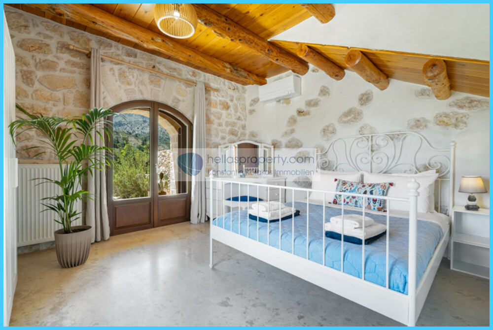 Stone-Villa-for-Sale-in-Melidoni-4