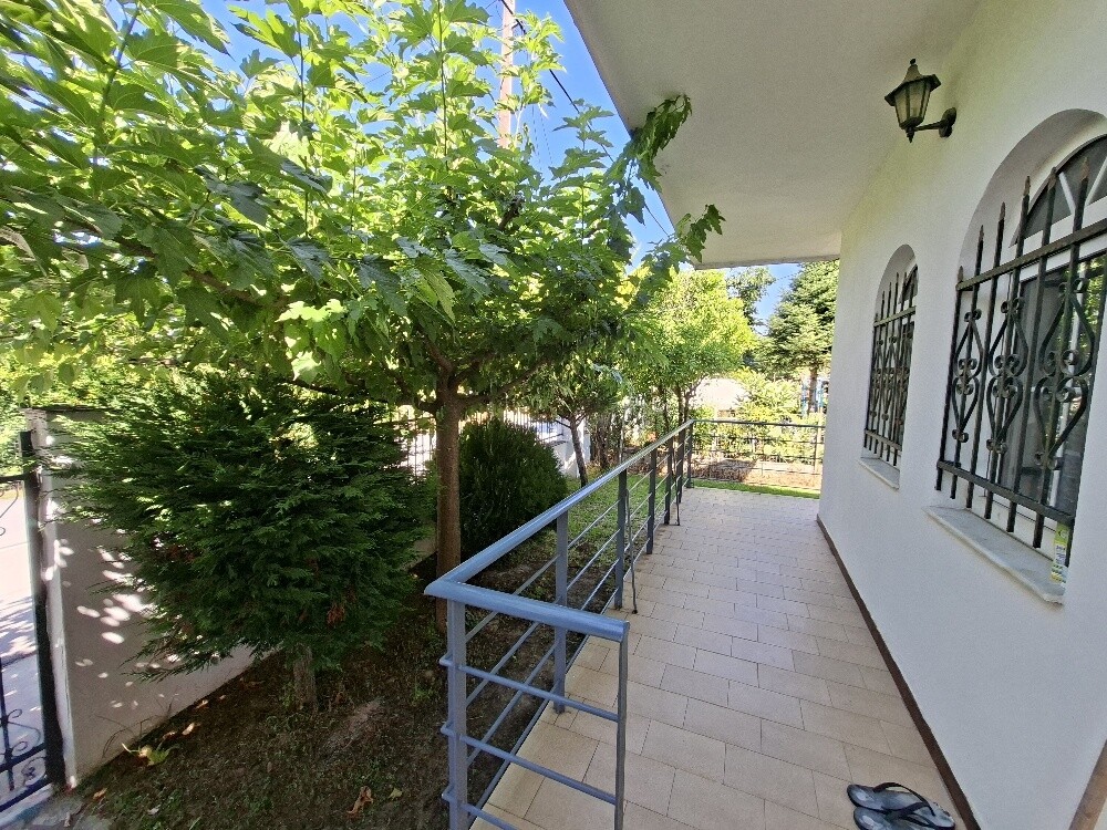Eingang Terrasse links