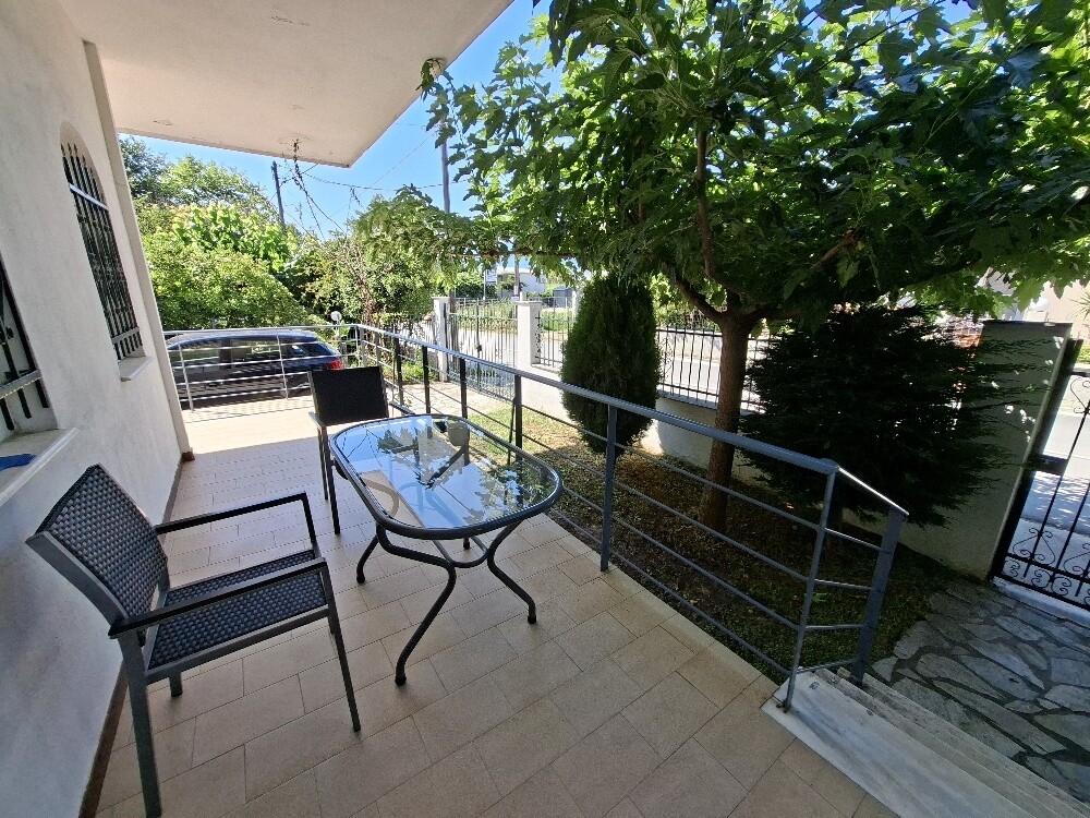 vordere Terrasse rechts
