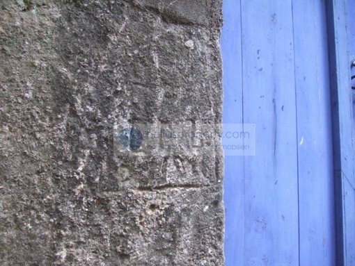 initials_Giorgis_Zorba_entrance