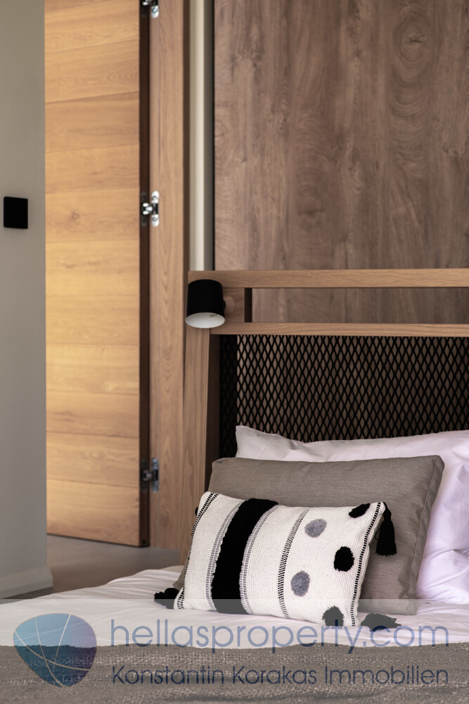  (115)