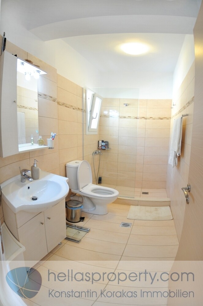 Ensuite off Main Bedroom
