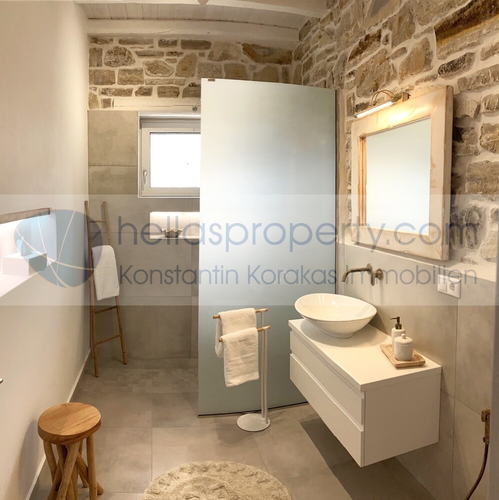 EN-SUITE BAD