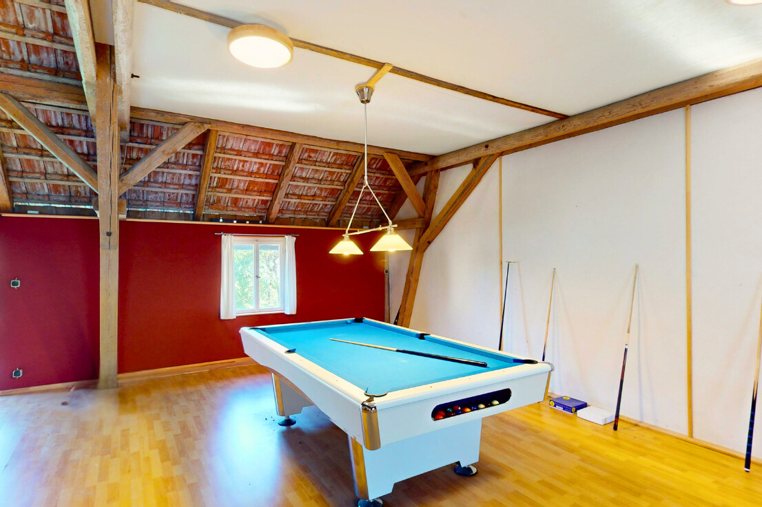Ausgebauter Billardraum im Nebengebäude