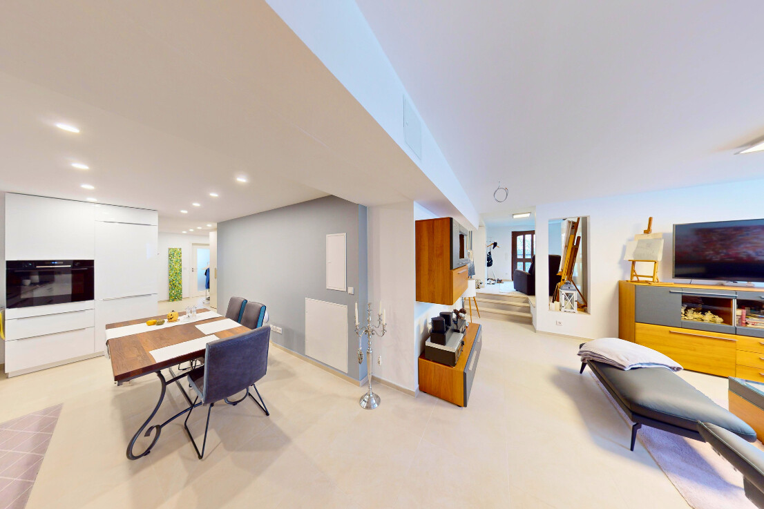 EG Wohnung rechts: Wohn- und Essbereich