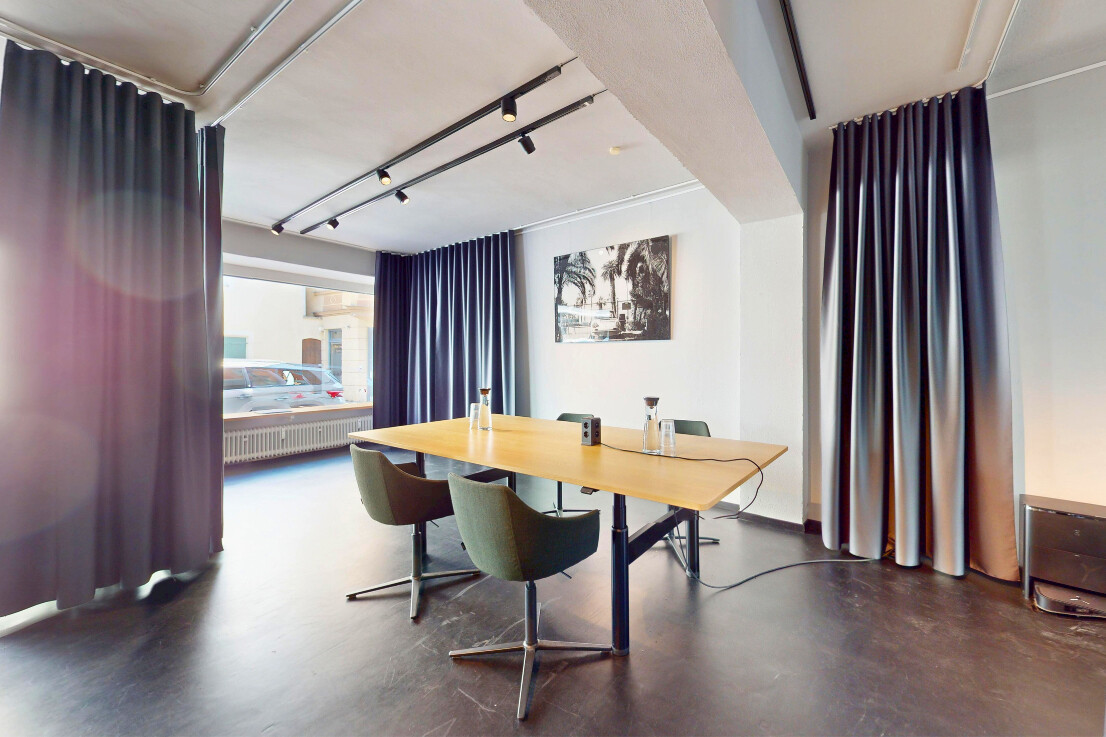 Studio / Besprechung