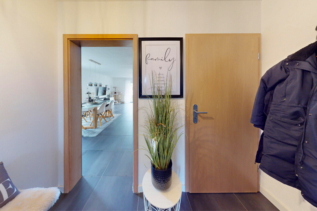 Zugang Wohnbereich & Keller