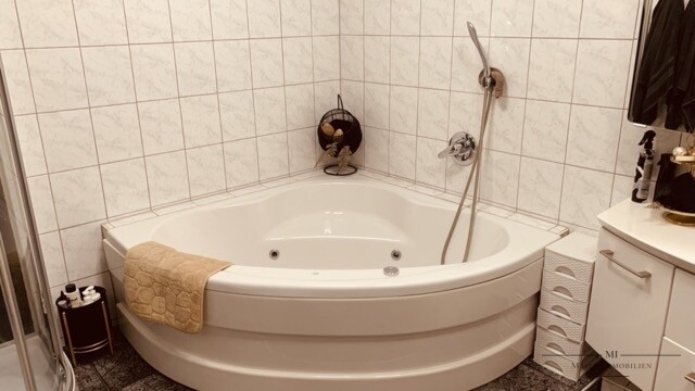 Bad Eckbadewanne