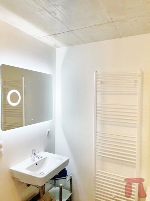 9652e45b-a954-4c9f-8b7e-5d0878019f2a_original