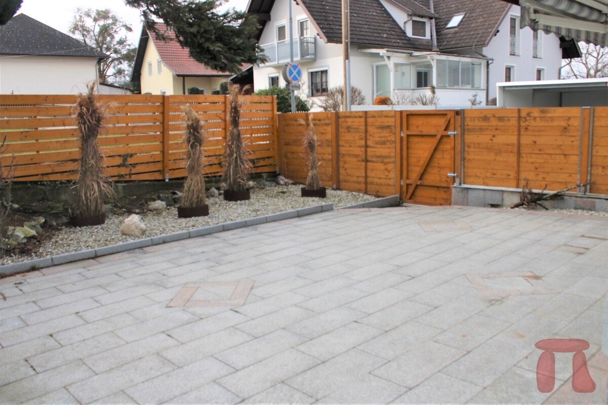Westliche Terrasse