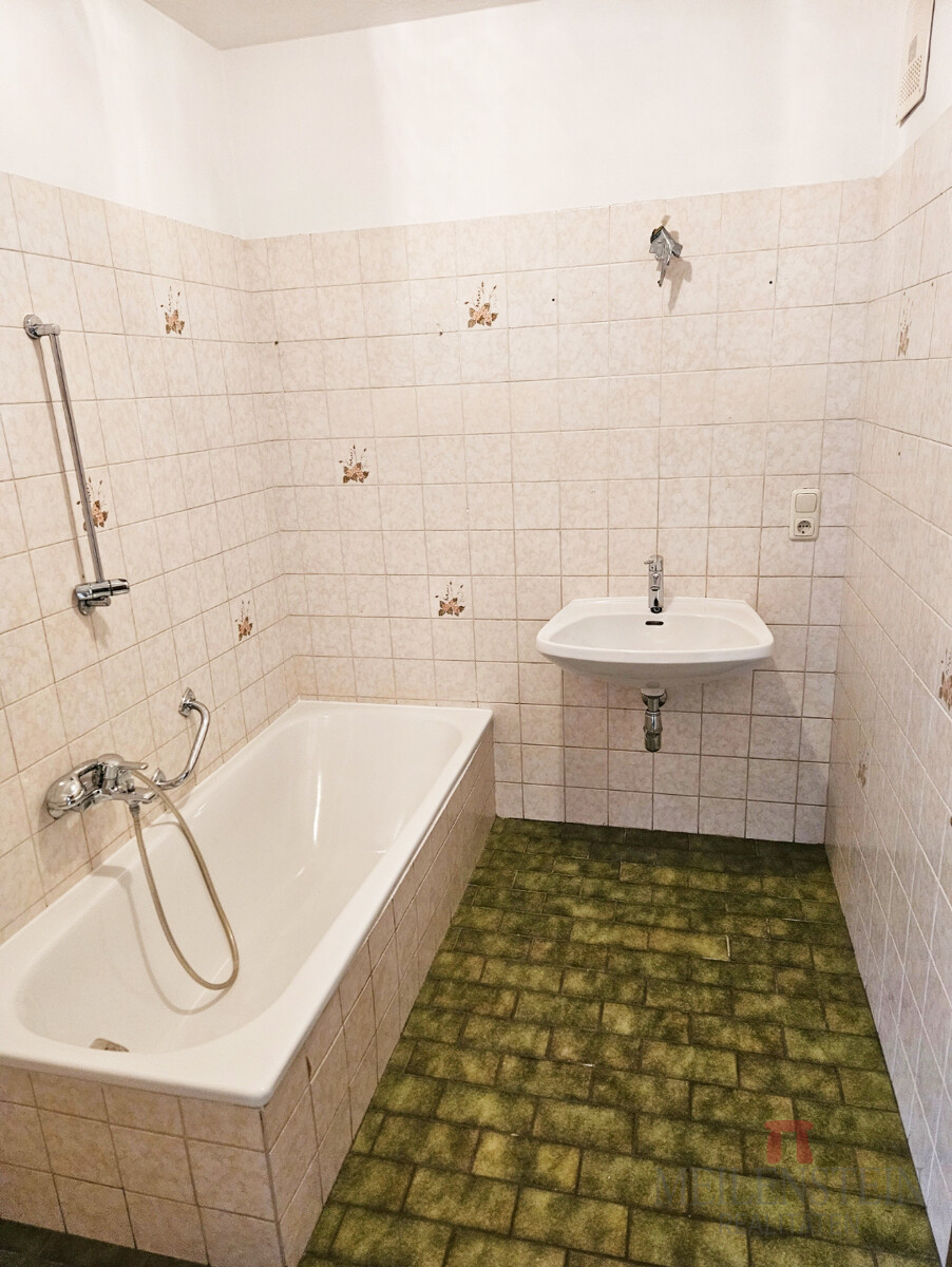 6e528f84-d774-41a1-b8b4-be2a3aaad31e_original