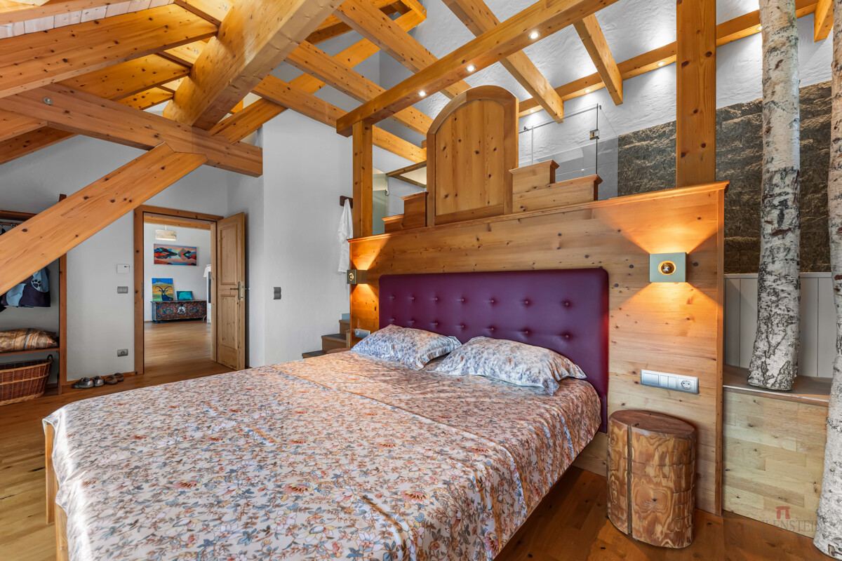Schlafzimmer 1