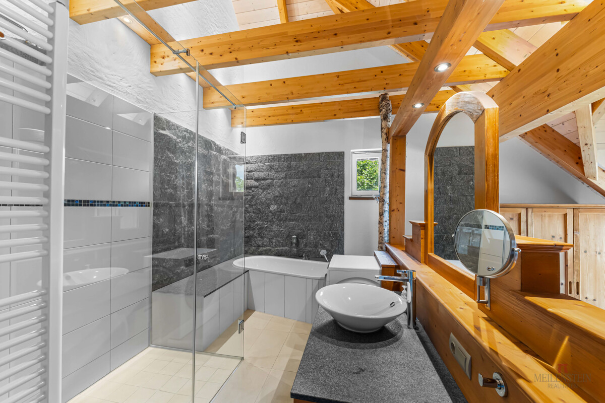 Badezimmer Schlafzimmer 1