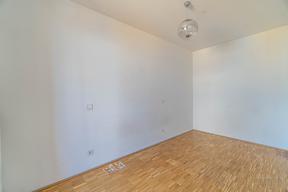 Schlafzimmer halboffen