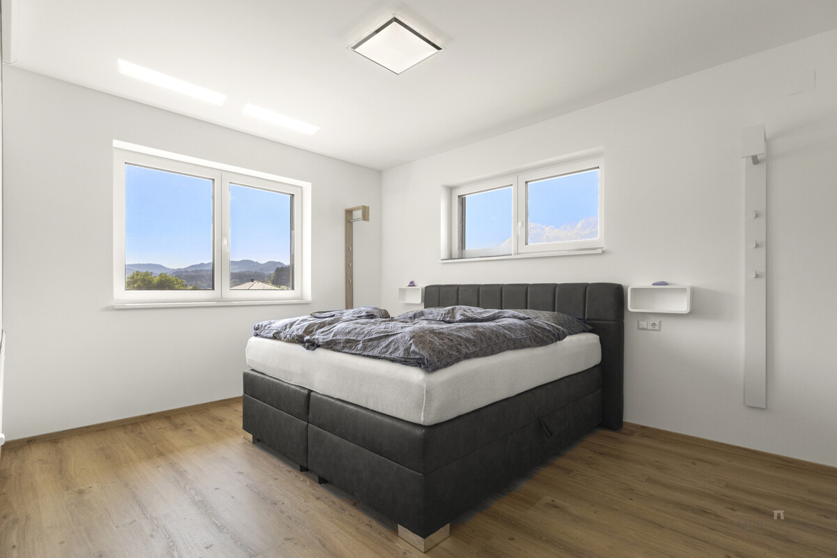 Schlafzimmer 1