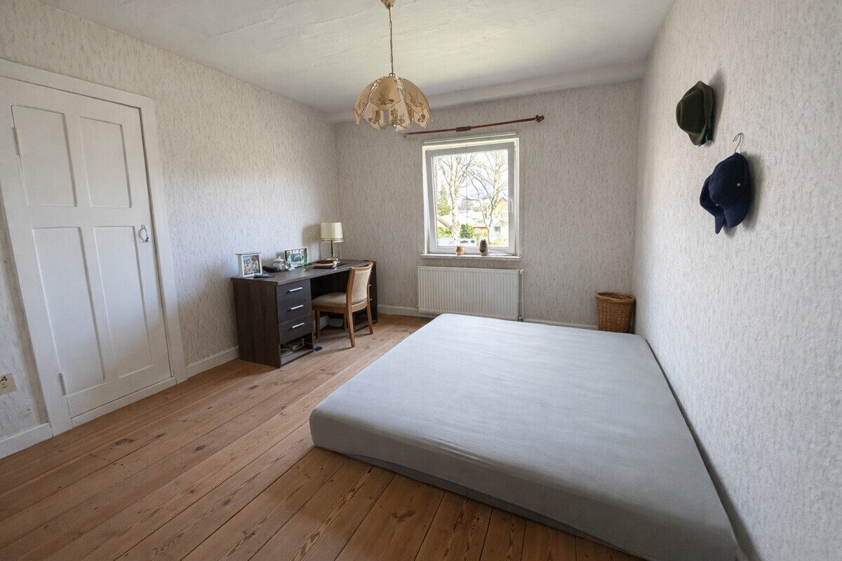 Schlafzimmer DG