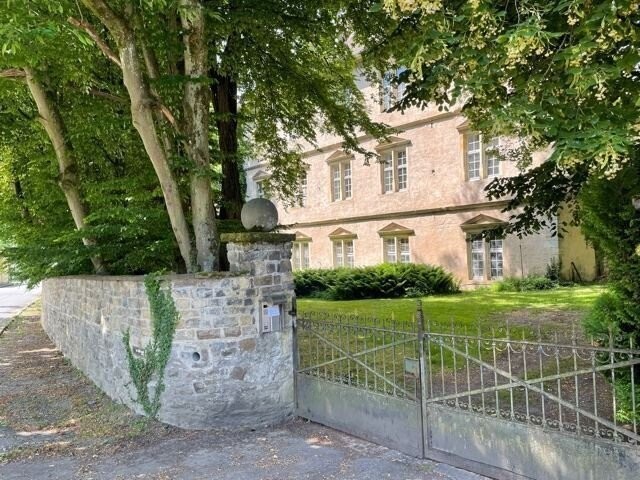 Eingang Schloß.jpg