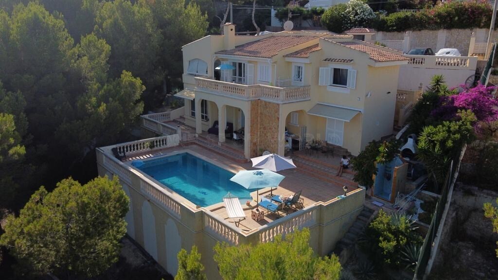b317b235-113c-4285-91a2-176848fbbbcb
