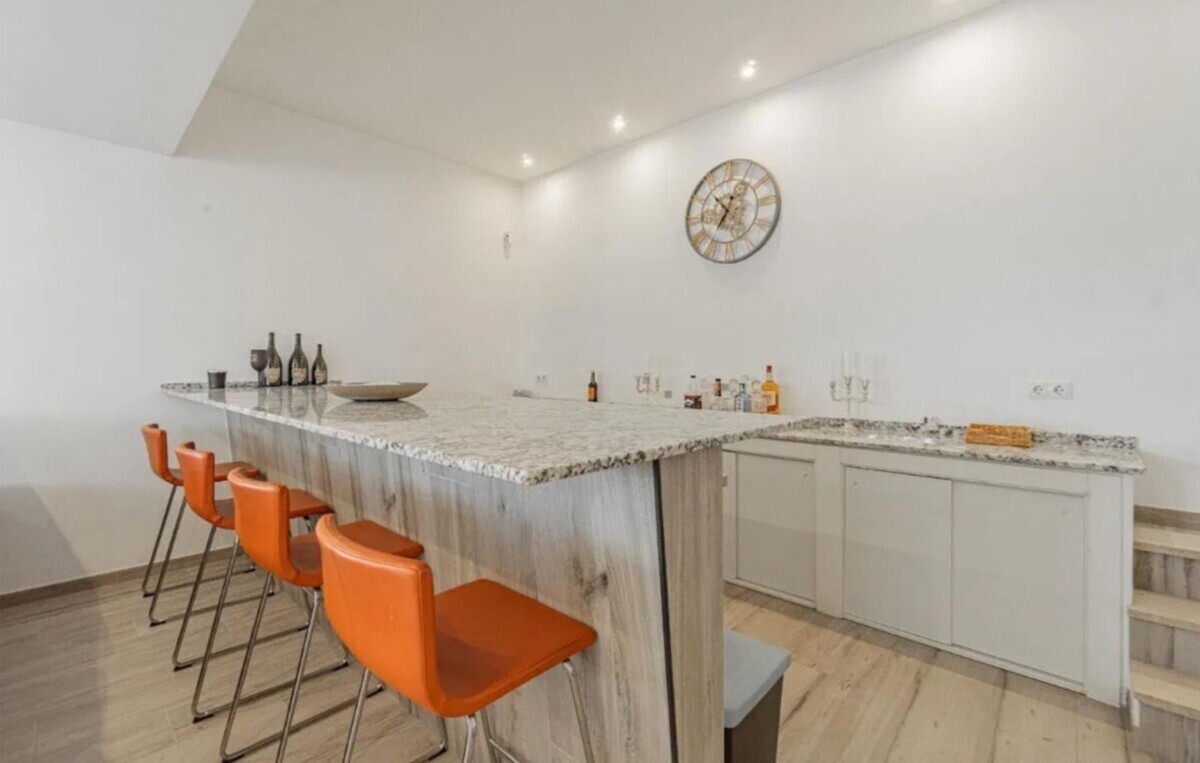 dca7f08b-f246-4dac-b5a9-0e7acdf13f05