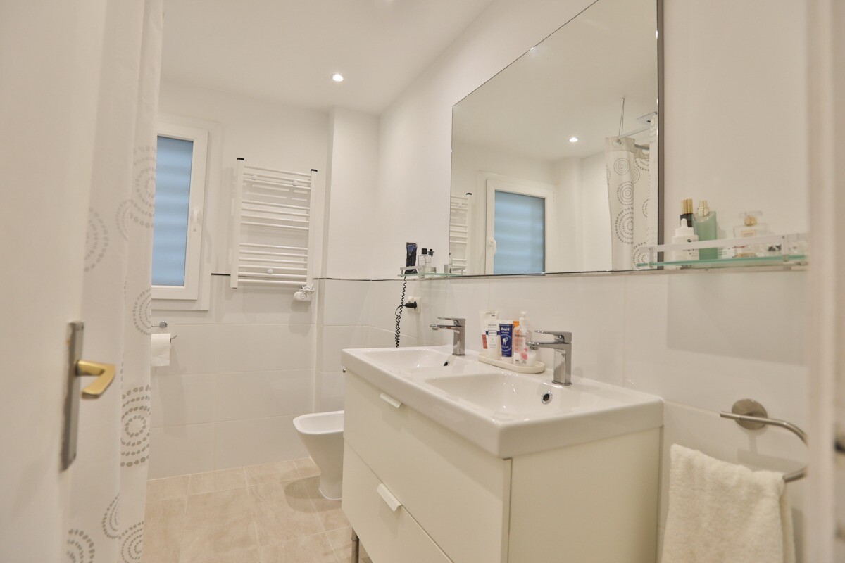 Amplio renovado Apartamento de 3 Dormitorios en Portal Nous