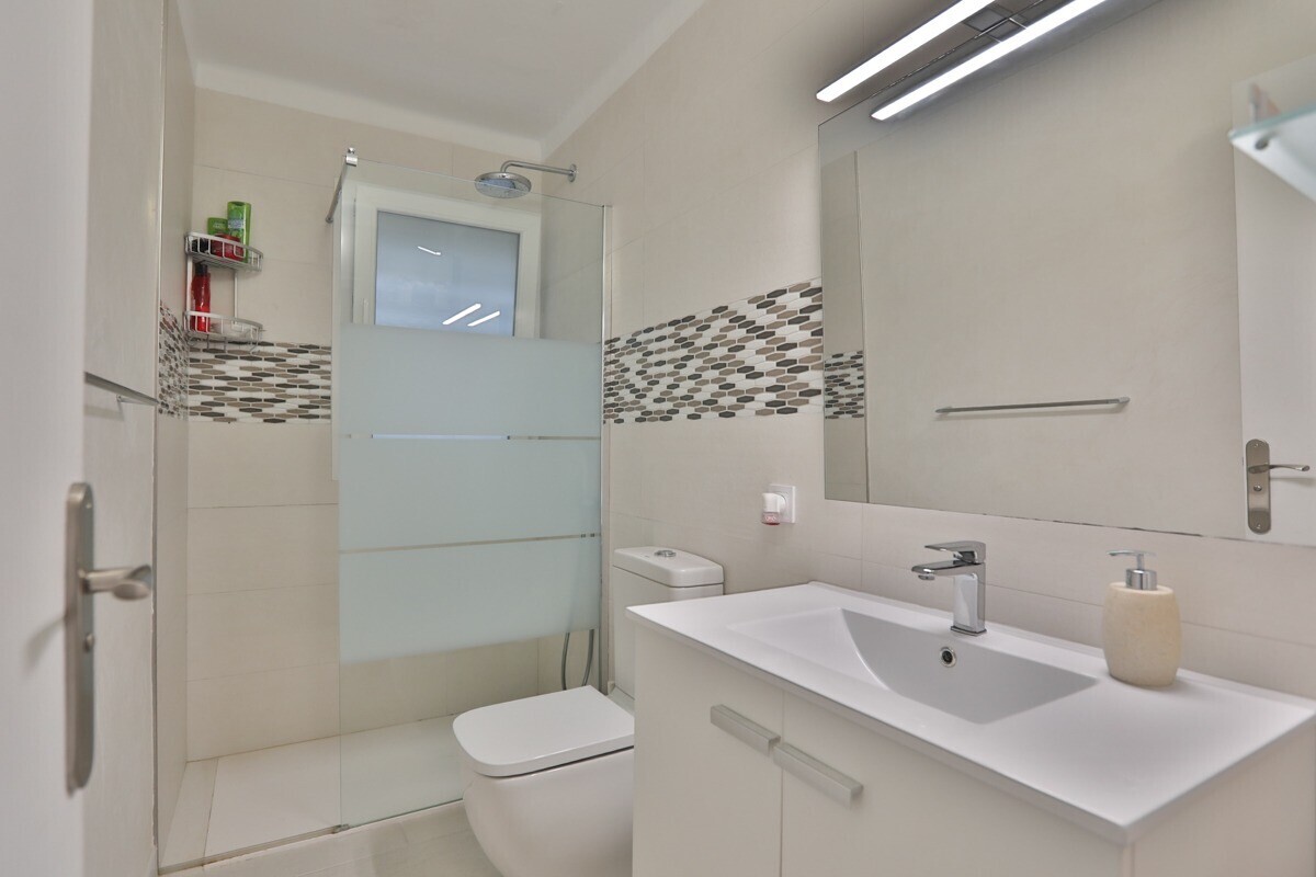 Amplio renovado Apartamento de 3 Dormitorios en Portal Nous