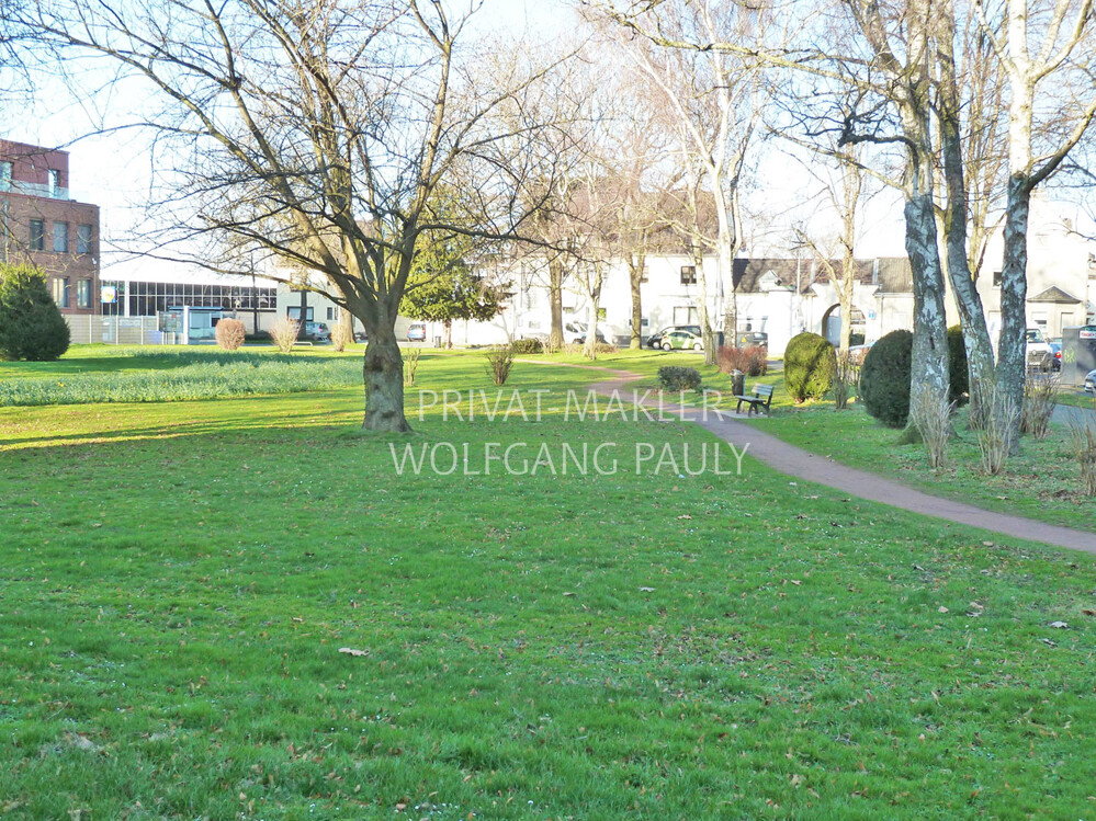 Grünfläche vor dem Haus