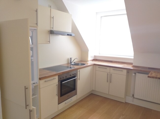 Küche mit Einbauküche