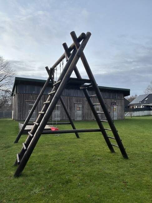 Schaukeln und Klettern erlaubt....