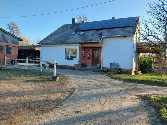 Wohnhaus auf dem Hof