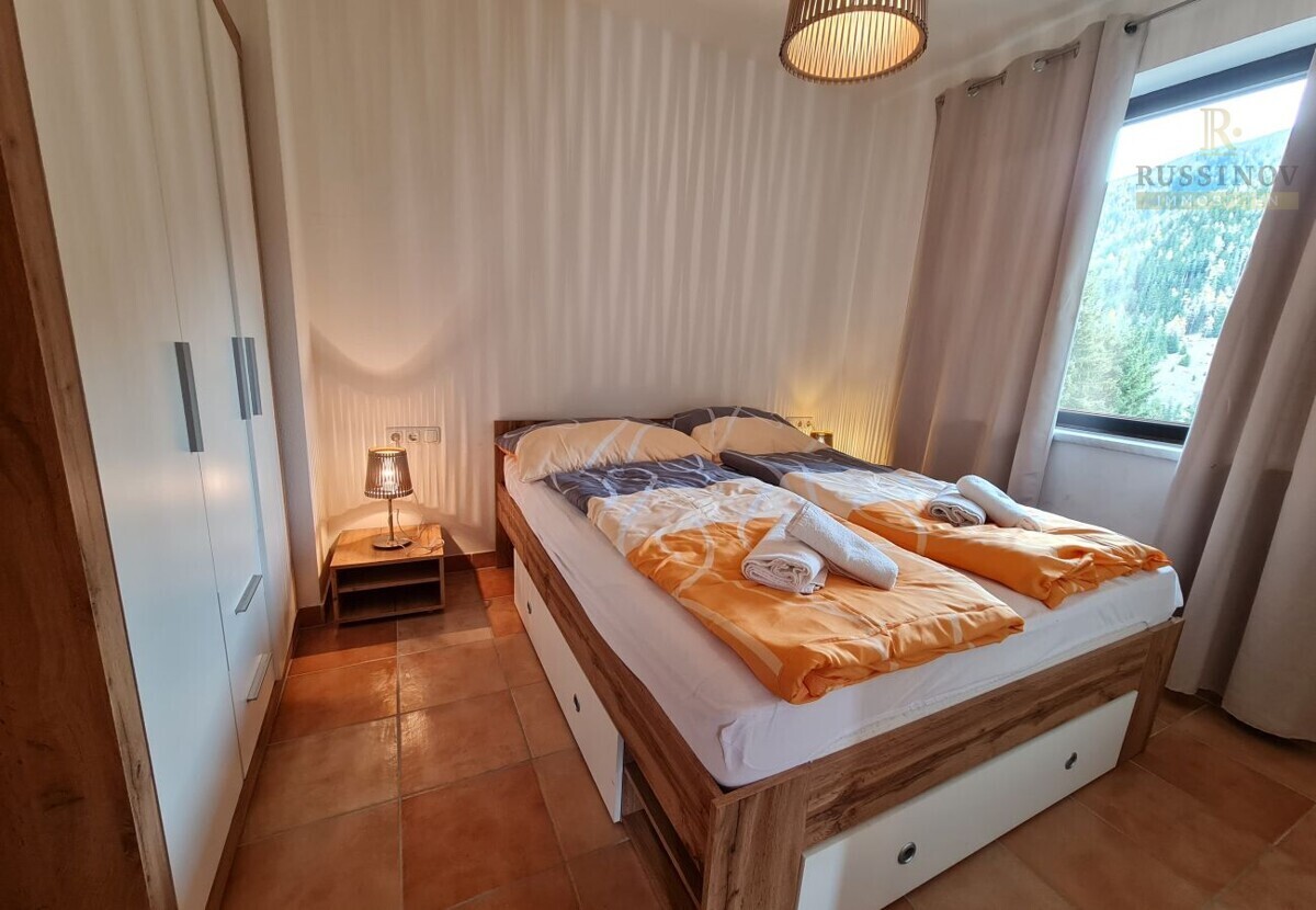 Schlafzimmer 1