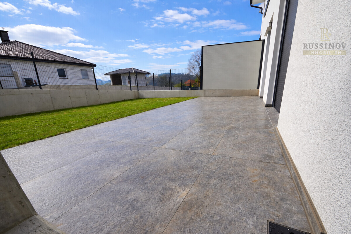 Terrasse mit Steinzeug-Platten