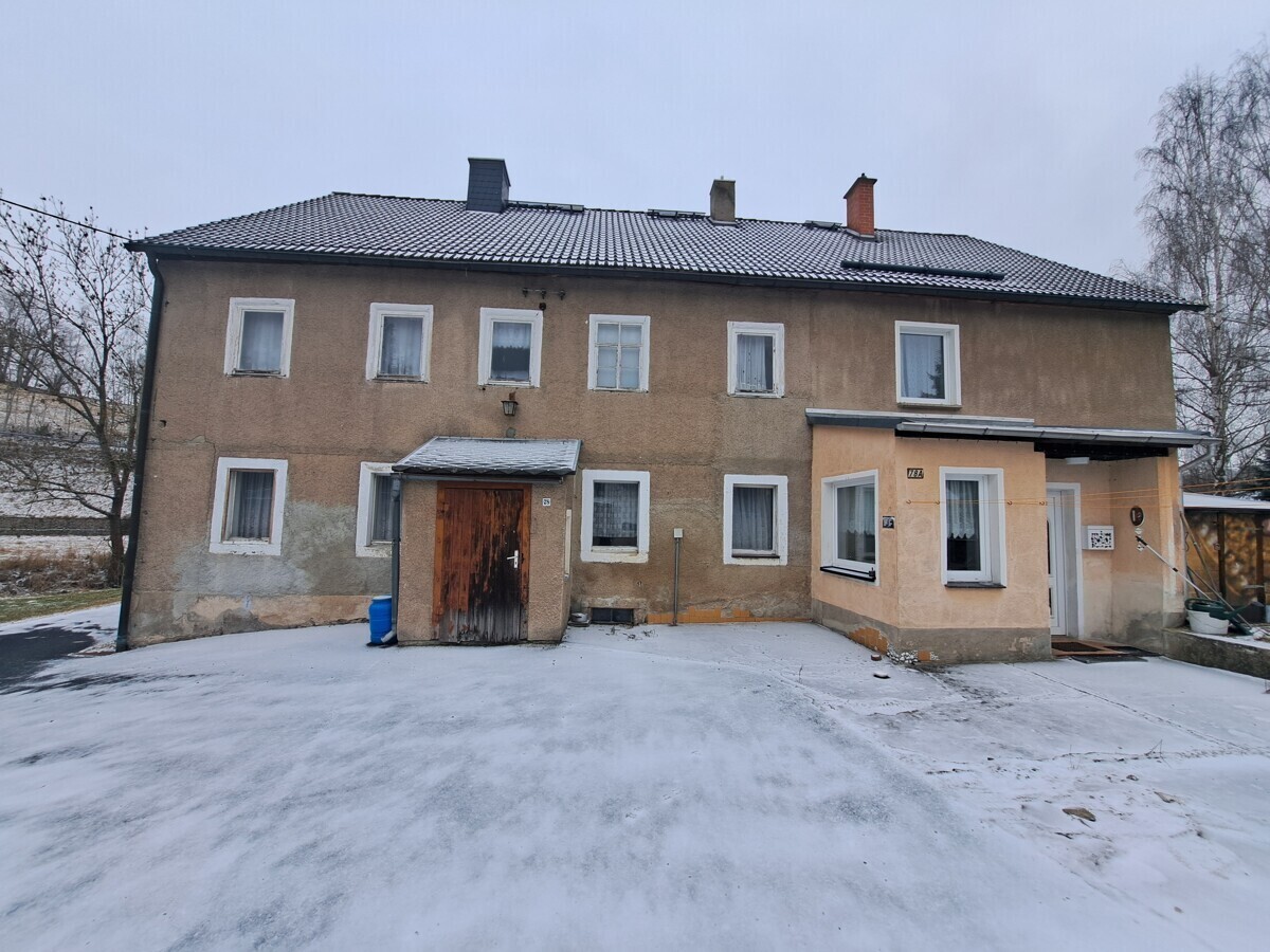 Vorderansicht Zweifamilienhaus
