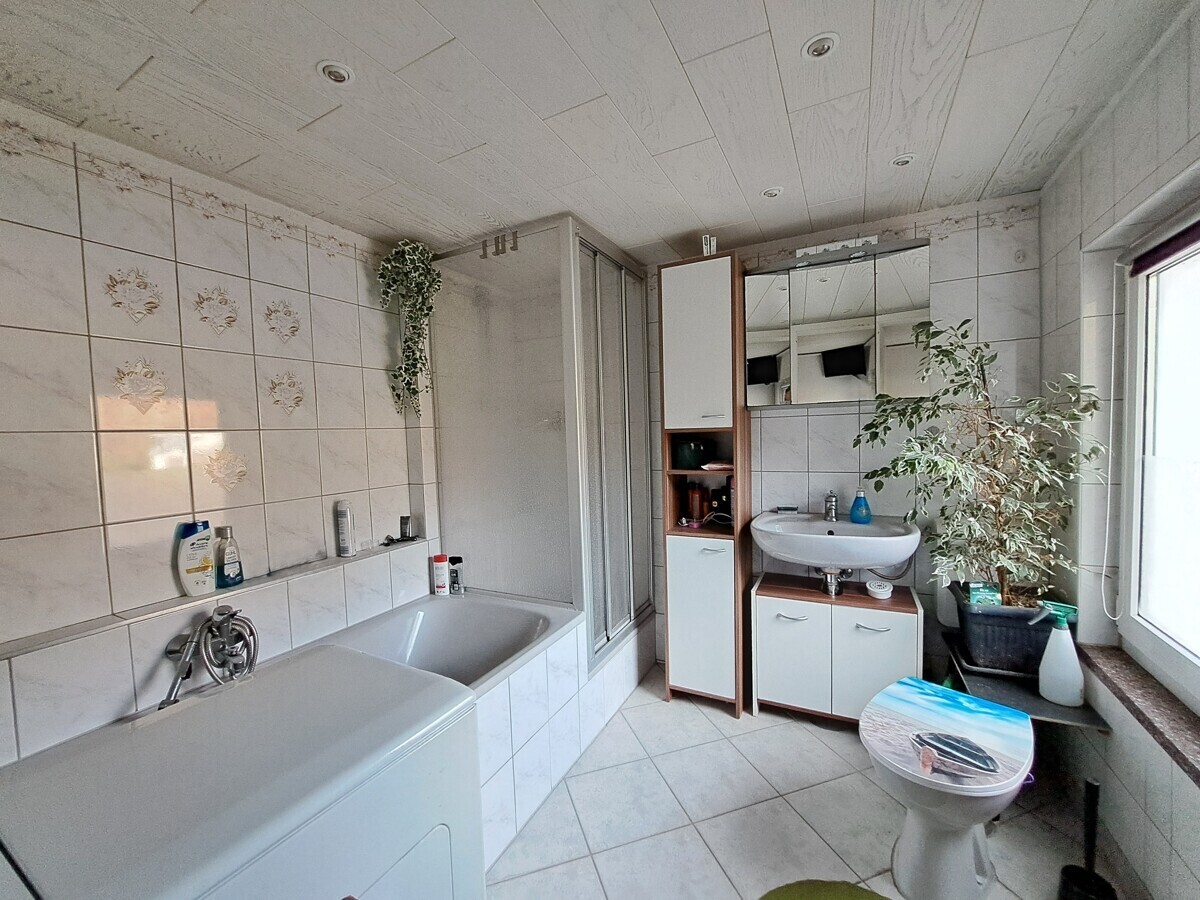 Badezimmer WE 1. OG links 