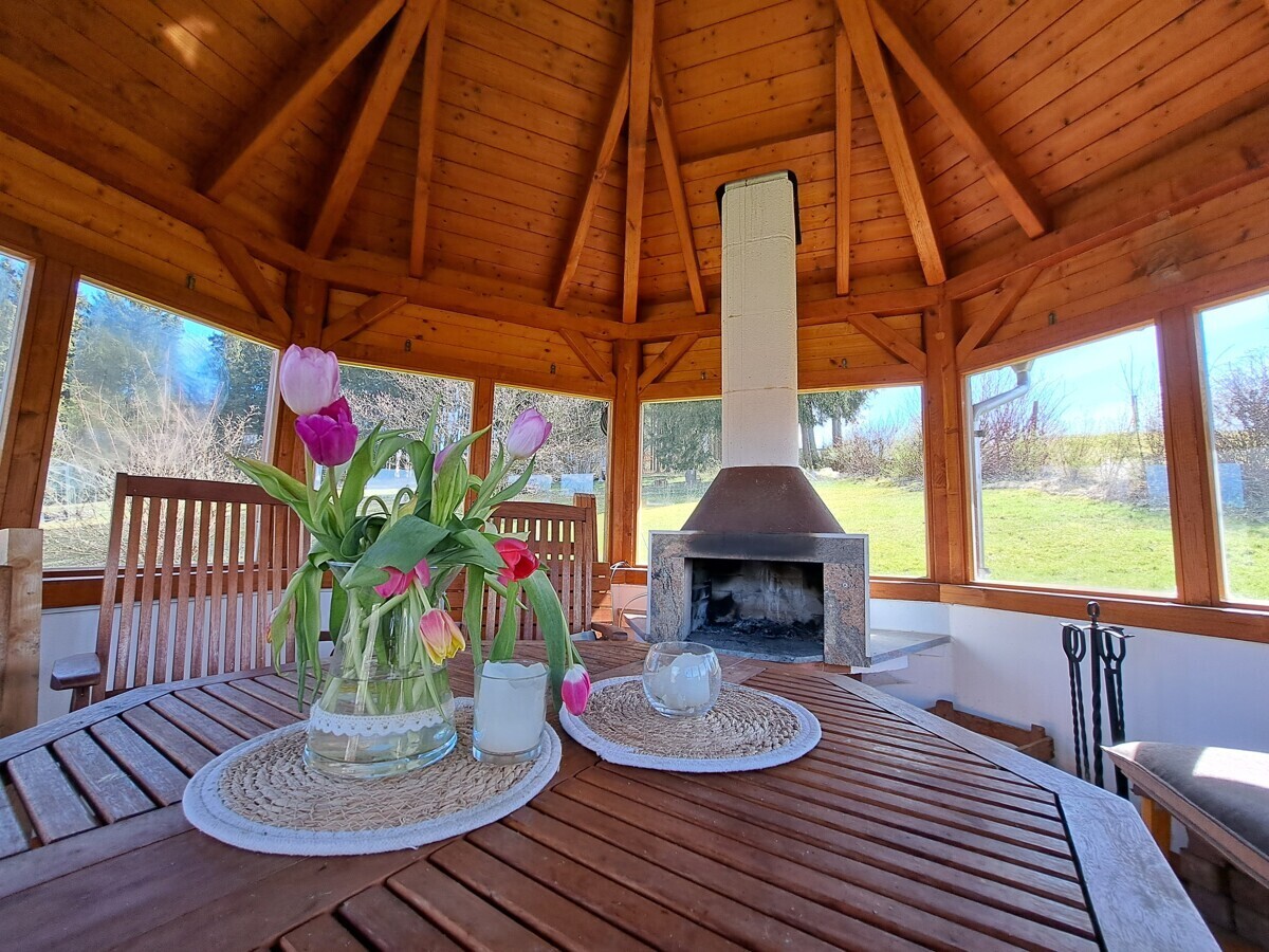...einen Blick in die Grillhütte...