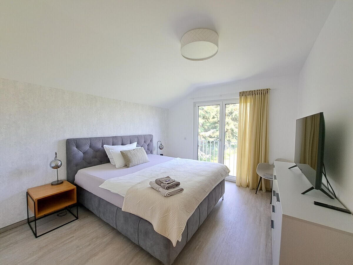 DG - Schlafzimmer 1