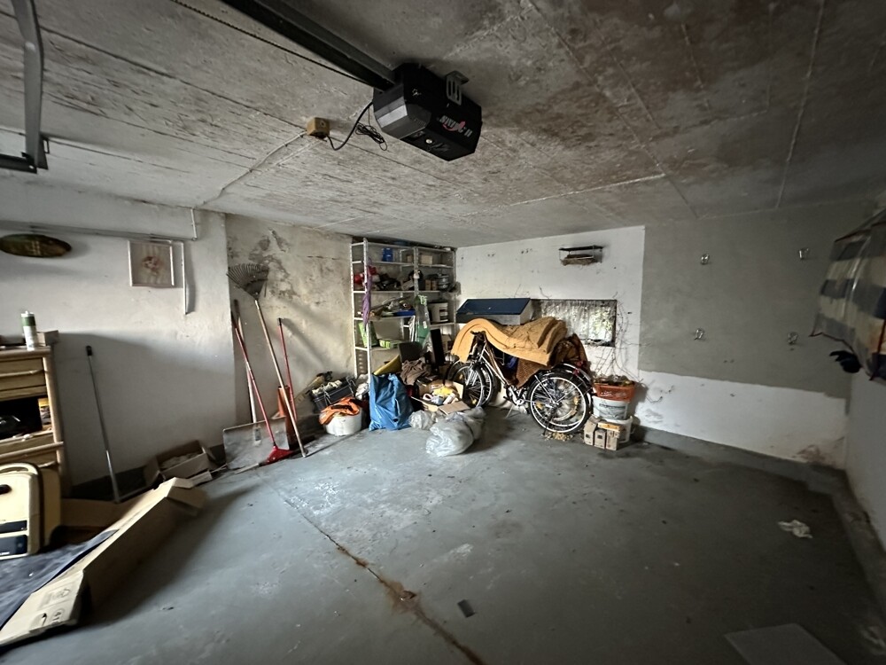 Garage 1 unter Dachterrasse