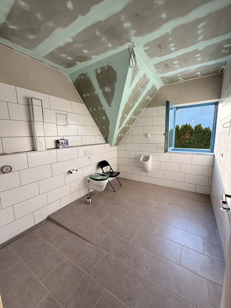 Badezimmer (nicht ausgebaut)