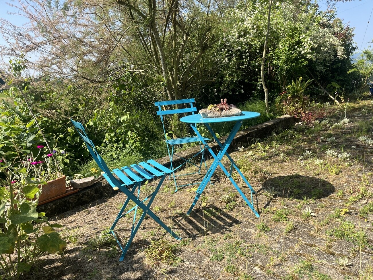 Sitzplatz vor dem Haus